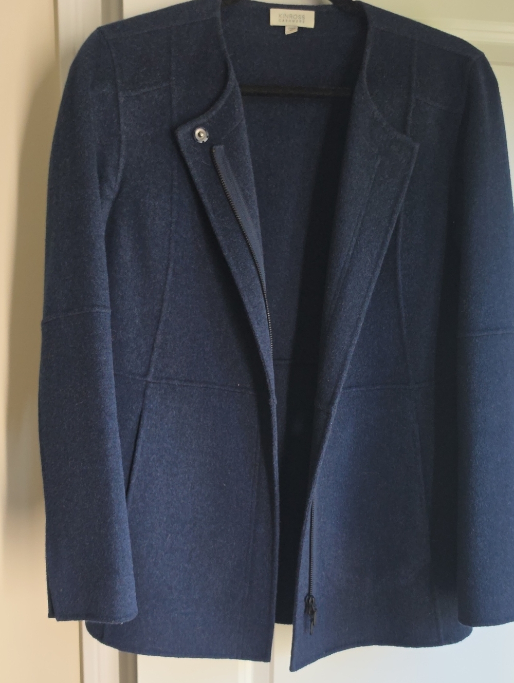 Kinross Cashmere Zippered Blazer In Blue